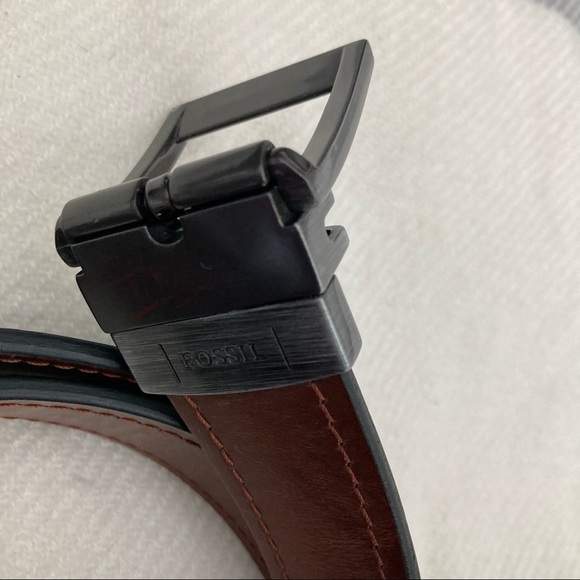 FOSSIL Sz 42 Reversible Belt  Leather - Picture 2 of 4
